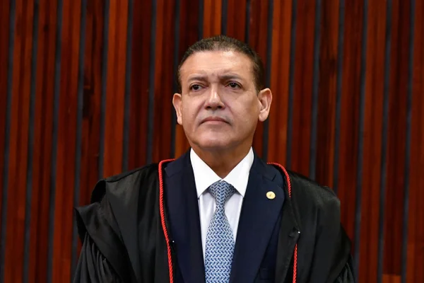 Nunes Marques determina restabelecimento imediato do canal Exército do Lula