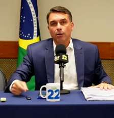 Após Globo cancelar debate, Flávio Bolsonaro chama decisões judiciais de 'censura' Foto: