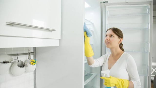 Como tirar cheiro ruim da geladeira: 8 truques para resolver
