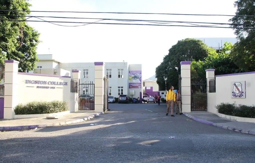 KC afirma que os alunos do 9º ano no vídeo viral estavam tentando ajudar, não intimidar
