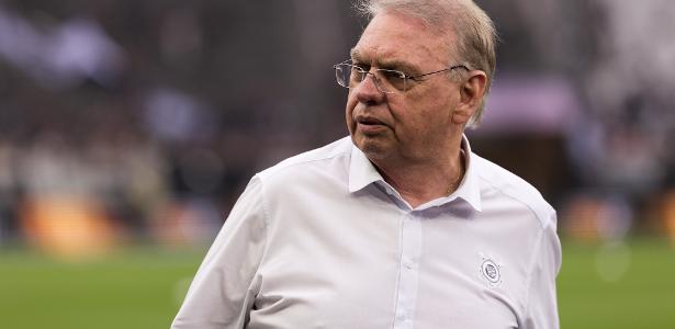 Corinthians: Stabile comenta reunião com a Caixa e nega problema com elenco