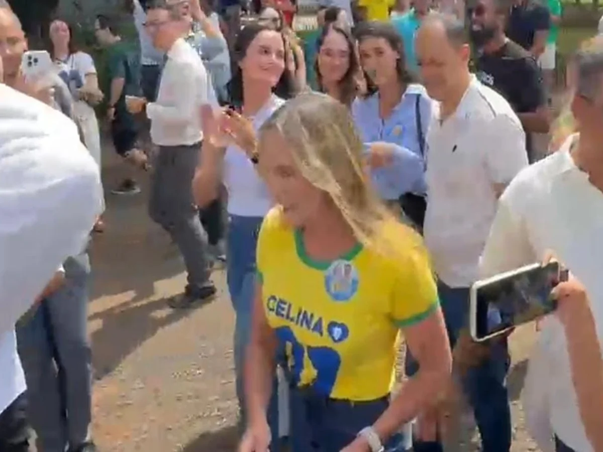 Celina vota no 2º turno acompanhada de Michelle Bolsonaro e Bia Kicis