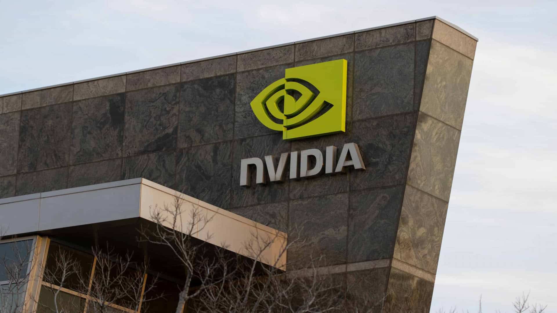 Fundos estatais chineses financiaram compra de chips de IA da Nvidia restritos