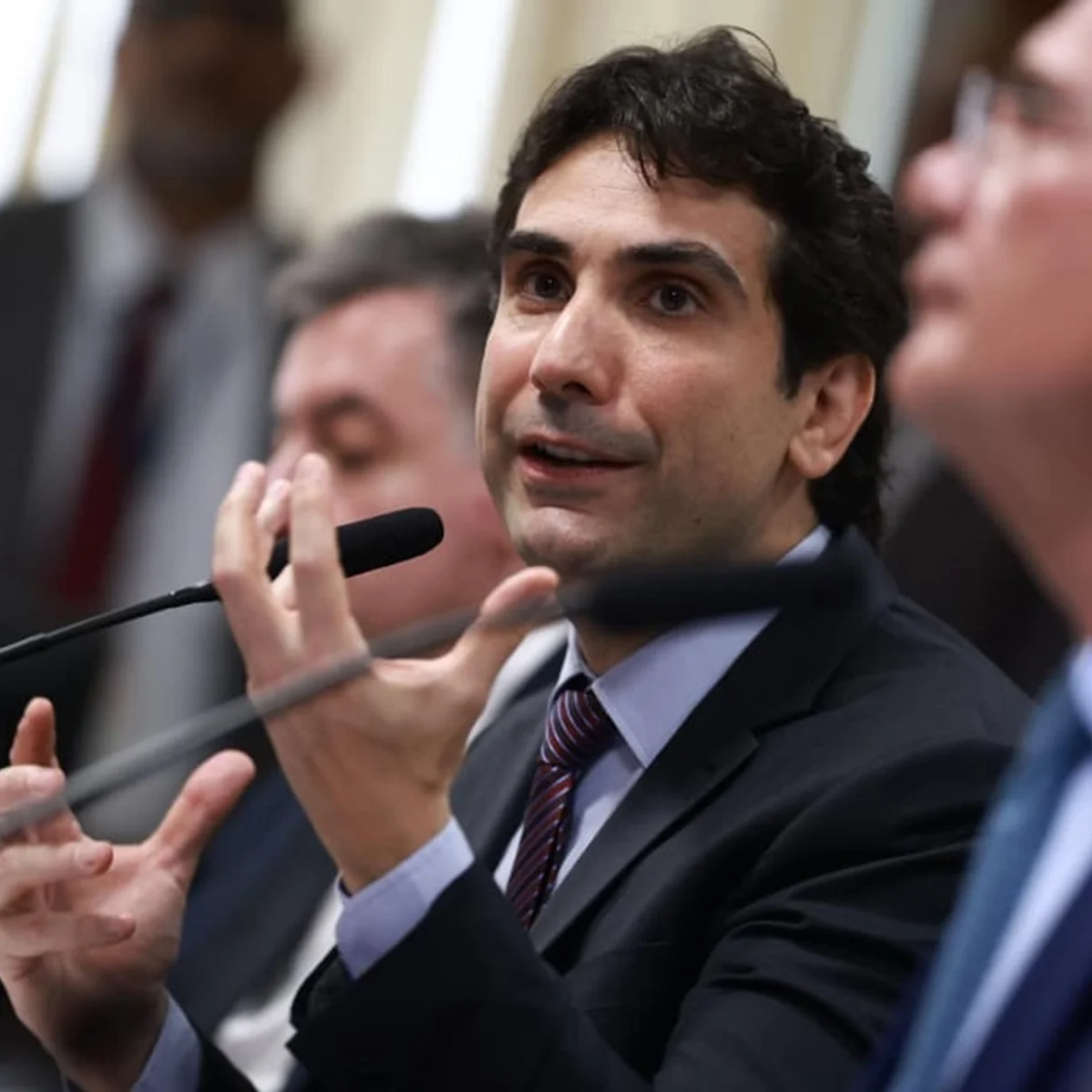 Gabriel Galípolo depõe à Polícia Federal como testemunha no Caso Master