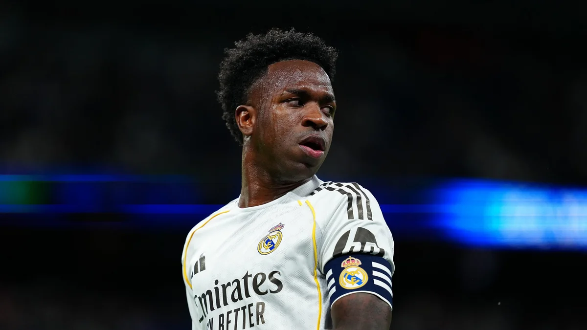 Raúl Asencio defende Vini Jr. e revela torcida por Mbappé na Bola de Ouro