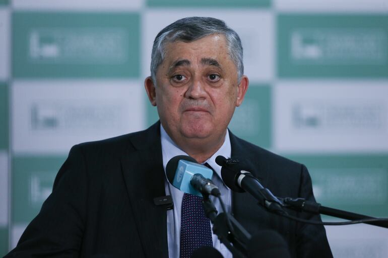 Lula está disposto a ir a todos os debates e mira desconstrução da imagem de Flávio, diz ministro