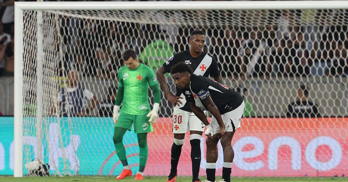 Esposa de Thiago Mendes revela desânimo de jogador após eliminação do Vasco: 'Não quer levantar da cama'